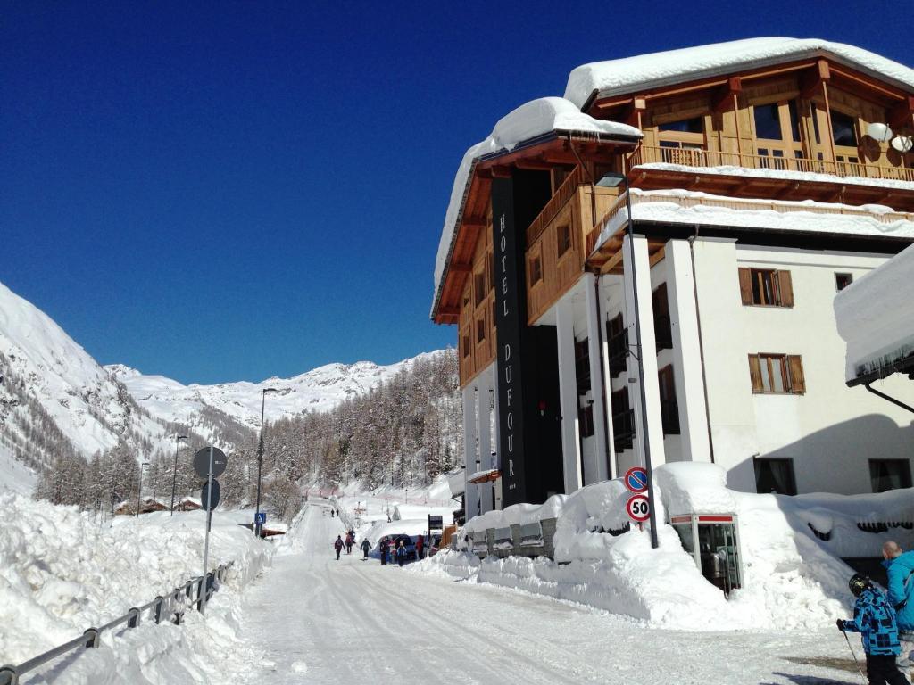 Dufour Hotel 3*